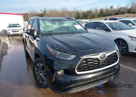 2024 Toyota Highlander Xle z USA, uszkodzony, nr VIN 5TDKDRAH6RS530960